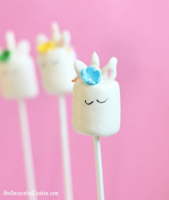 unicorn-marshmallow-pops-5-589ca96f8b0c4__700