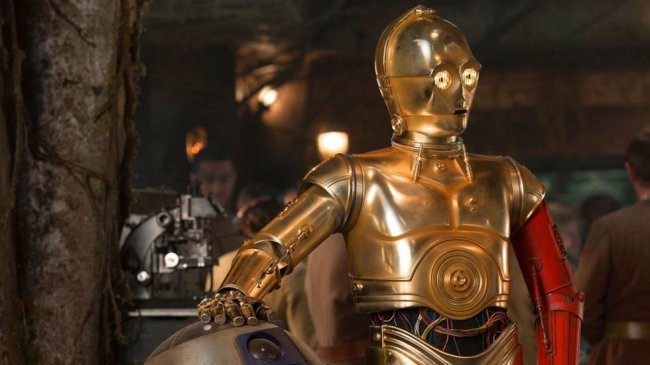 gallery-1477930422-c-3po-red-arm-star-wars-the-force-awakens