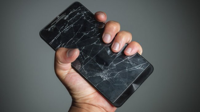 mobilegeddon-smartphone-broken-hand-ss-1920-800x450