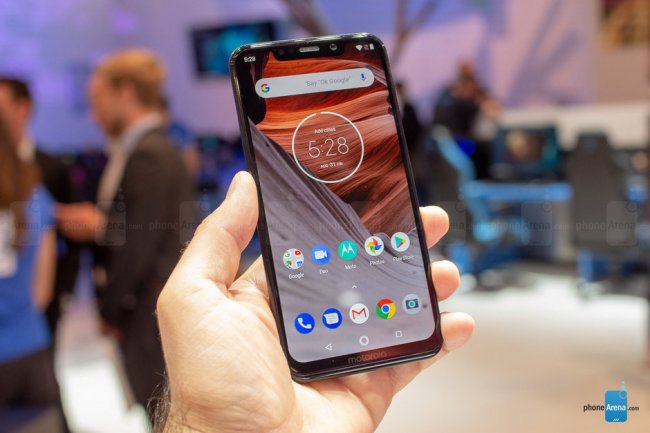 motorola-one-power-is-the-companys-first-phone-updated-to-android-pie-motorola-one-must-wait
