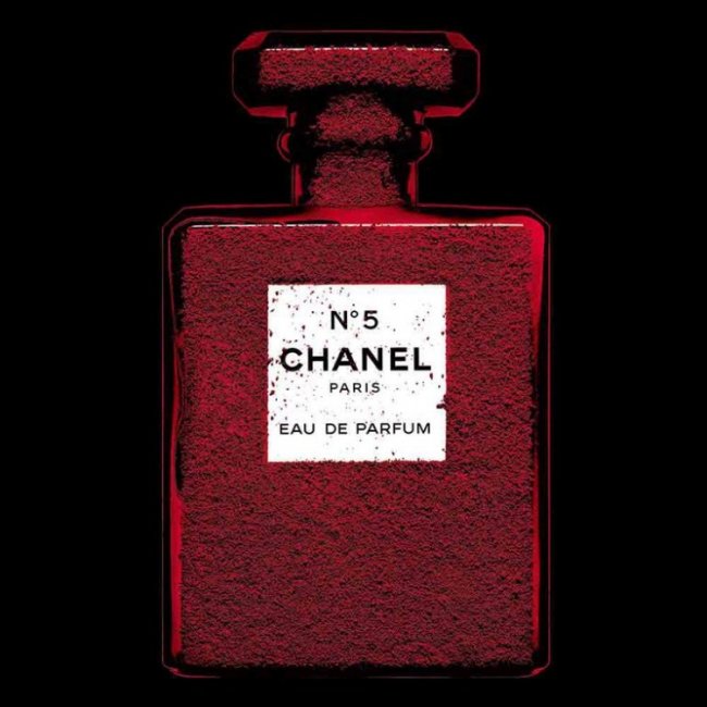 chanel-no-5-limited-edition-red-bottle-christmas-2018-1539603423-750x750