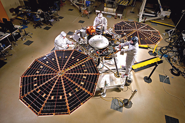 mars-insight-solar-panels-open-pia196641