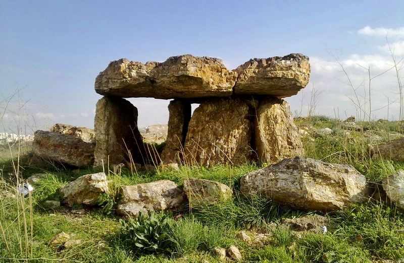 dolmen_1__