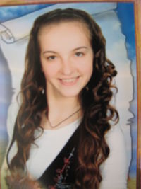 15-летняя Алла Кирилюк, которую избили одноклассницы