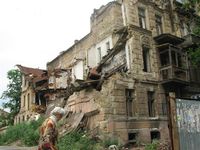 Останки. Развалины несколько лет красуются посреди Одессы, фото Н. Маркевич
