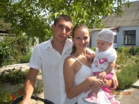 Сергей Ротонос с женой и дочерью Фото из личного архива семьи